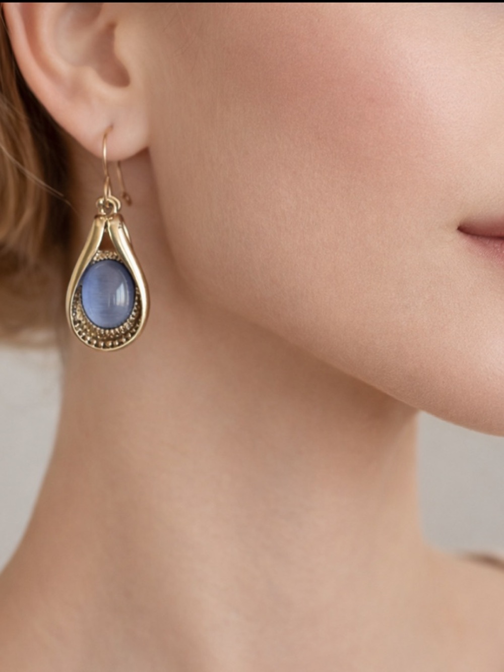 Lia Sophia Purple Cabochon Teardrop Earrings Gold Tone Dangle Elegant classic